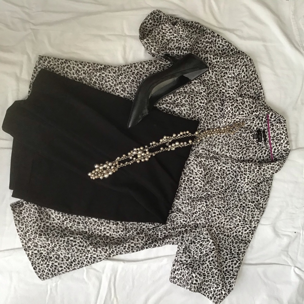 Leopard print short sleeve blouse